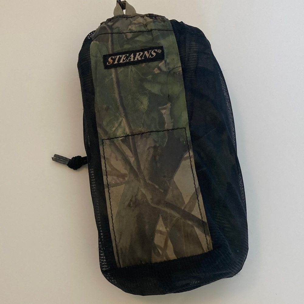 Realtree Camouflage Raincoat with Hood for Men model 50x80inches